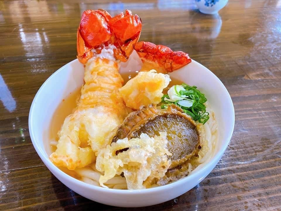 活け締め熟成イセエビのお料理