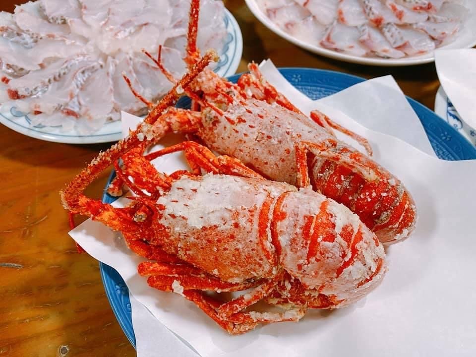 活け締め熟成イセエビのお料理