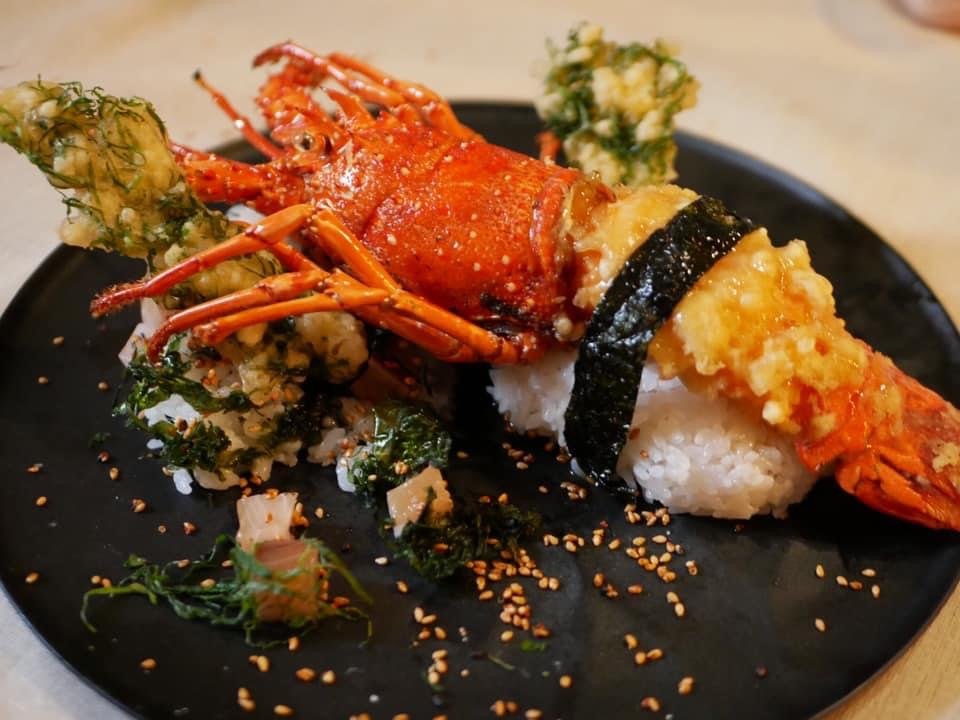活け締め熟成イセエビのお料理