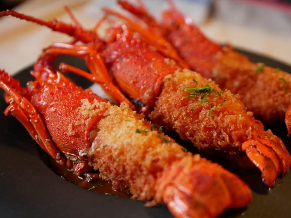 活け締め熟成イセエビのお料理